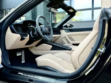 911 Carrera GTS Cabriolet   Top config