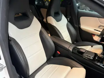 Mercedes-Benz CLA 220 4Matic AMG Line