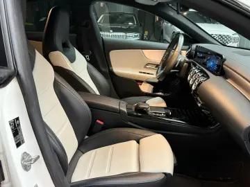 Mercedes-Benz CLA 220 4Matic AMG Line