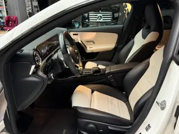 Mercedes-Benz CLA 220 4Matic AMG Line
