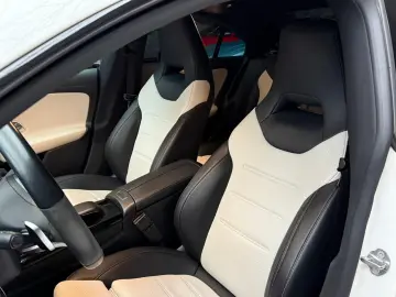 Mercedes-Benz CLA 220 4Matic AMG Line