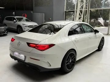 Mercedes-Benz CLA 220 4Matic AMG Line