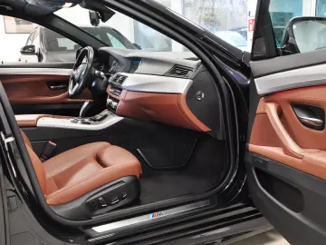 BMW 530d M Pachet Impecabila FaraDaune Carvertical curat