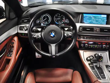 BMW 530d M Pachet Impecabila FaraDaune Carvertical curat
