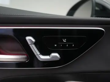 GLC 300 e 4Matic 9G-Tronic AMG Leder Distronic K