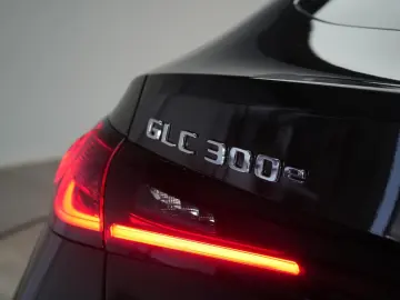 GLC 300 e 4Matic 9G-Tronic AMG Leder Distronic K