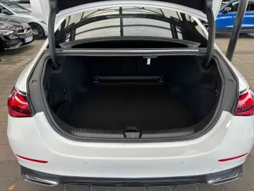 E 220 d AMG Adv MBUX Night Distr LED Kam Apple