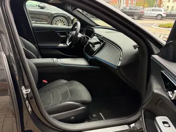 E 200 AMG Digital-Light Pano Distronic AHK 360 K