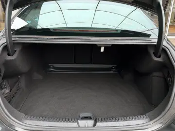 E 200 AMG Digital-Light Pano Distronic AHK 360 K