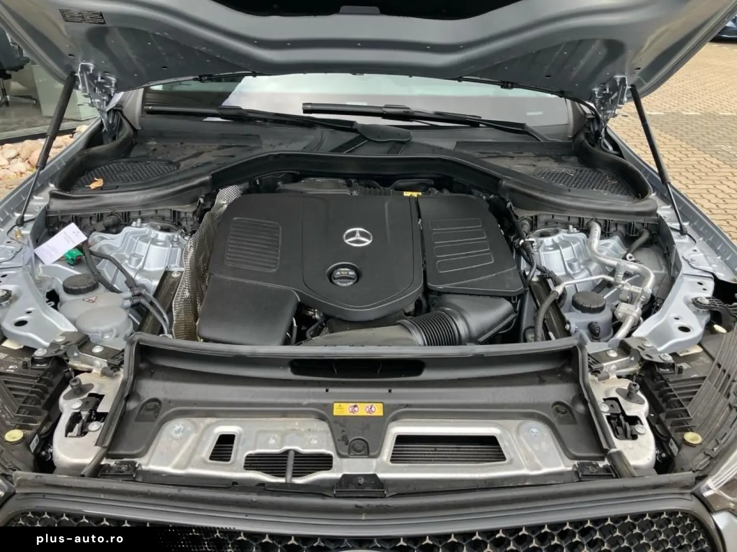 GLC 300 e 4M AMG AHK HuD Pano 360 3D-Sound ACC