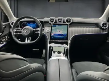 GLC 300 e 4M AMG AHK HuD Pano 360 3D-Sound ACC