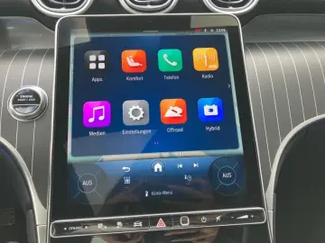 GLC 300 e 4M AMG AHK HuD Pano 360 3D-Sound ACC