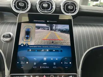 GLC 300 e 4M AMG AHK HuD Pano 360 3D-Sound ACC