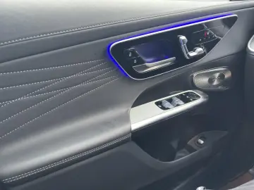 GLC 300 d e 4M Coupé  AMG Digi-Light Memory AHK