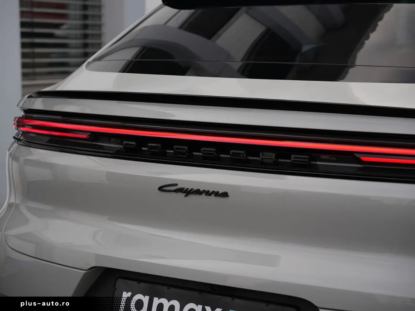 E-Hybrid Coupé ACC-LUFTF-PANO-AHK-MATRIX-BOSE-RS