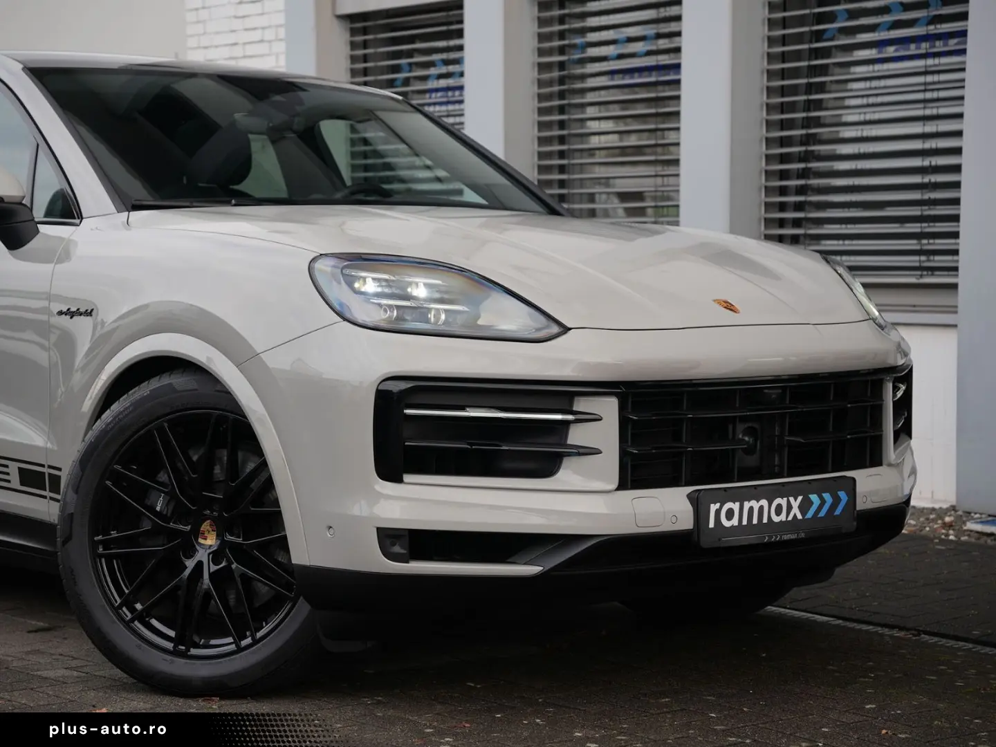 E-Hybrid Coupé ACC-LUFTF-PANO-AHK-MATRIX-BOSE-RS