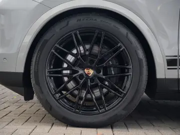 E-Hybrid Coupé ACC-LUFTF-PANO-AHK-MATRIX-BOSE-RS