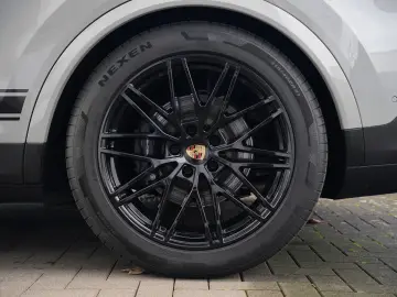 E-Hybrid Coupé ACC-LUFTF-PANO-AHK-MATRIX-BOSE-RS