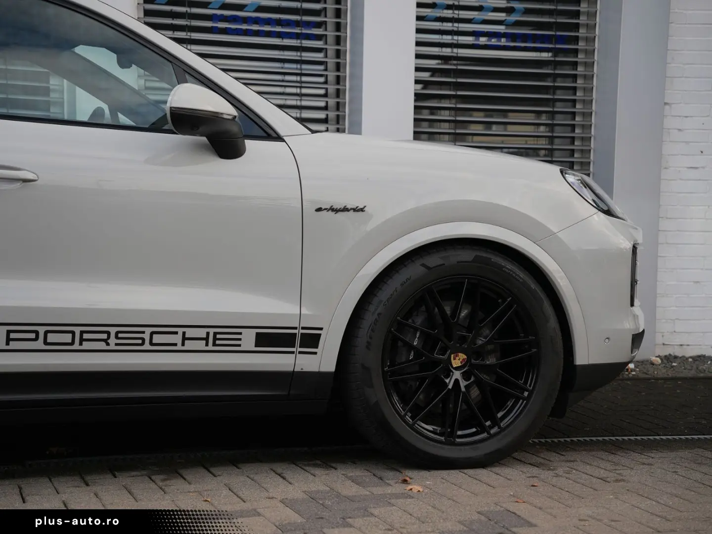 E-Hybrid Coupé ACC-LUFTF-PANO-AHK-MATRIX-BOSE-RS