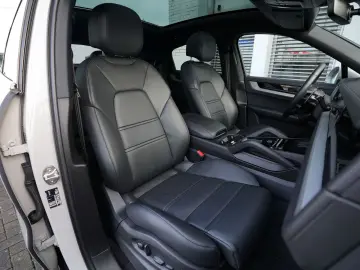 E-Hybrid Coupé ACC-LUFTF-PANO-AHK-MATRIX-BOSE-RS