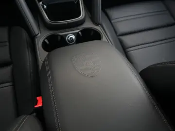 E-Hybrid Coupé ACC-LUFTF-PANO-AHK-MATRIX-BOSE-RS