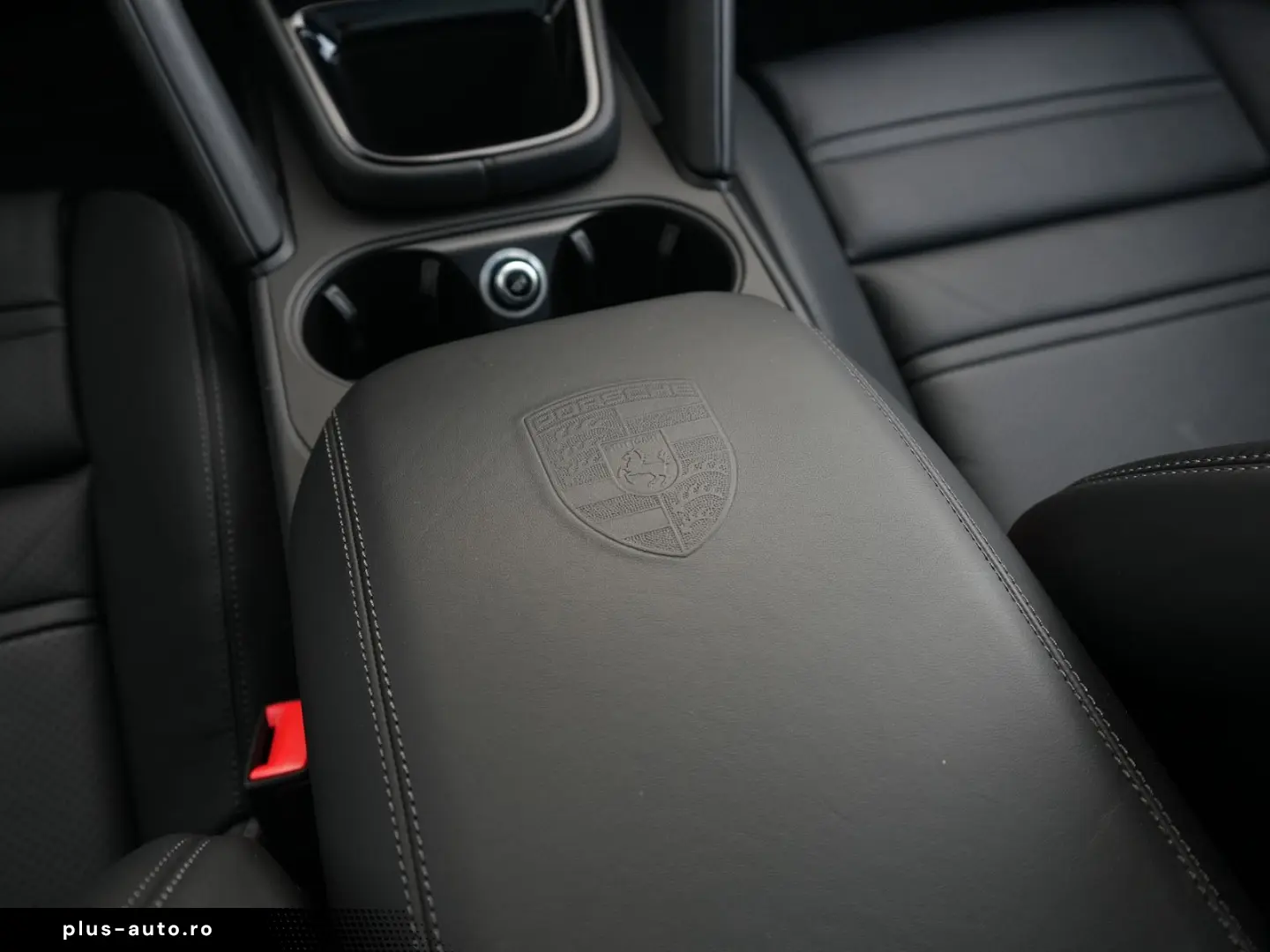 E-Hybrid Coupé ACC-LUFTF-PANO-AHK-MATRIX-BOSE-RS