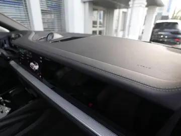 E-Hybrid Coupé ACC-LUFTF-PANO-AHK-MATRIX-BOSE-RS