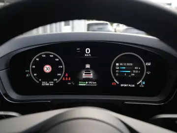 E-Hybrid Coupé ACC-LUFTF-PANO-AHK-MATRIX-BOSE-RS