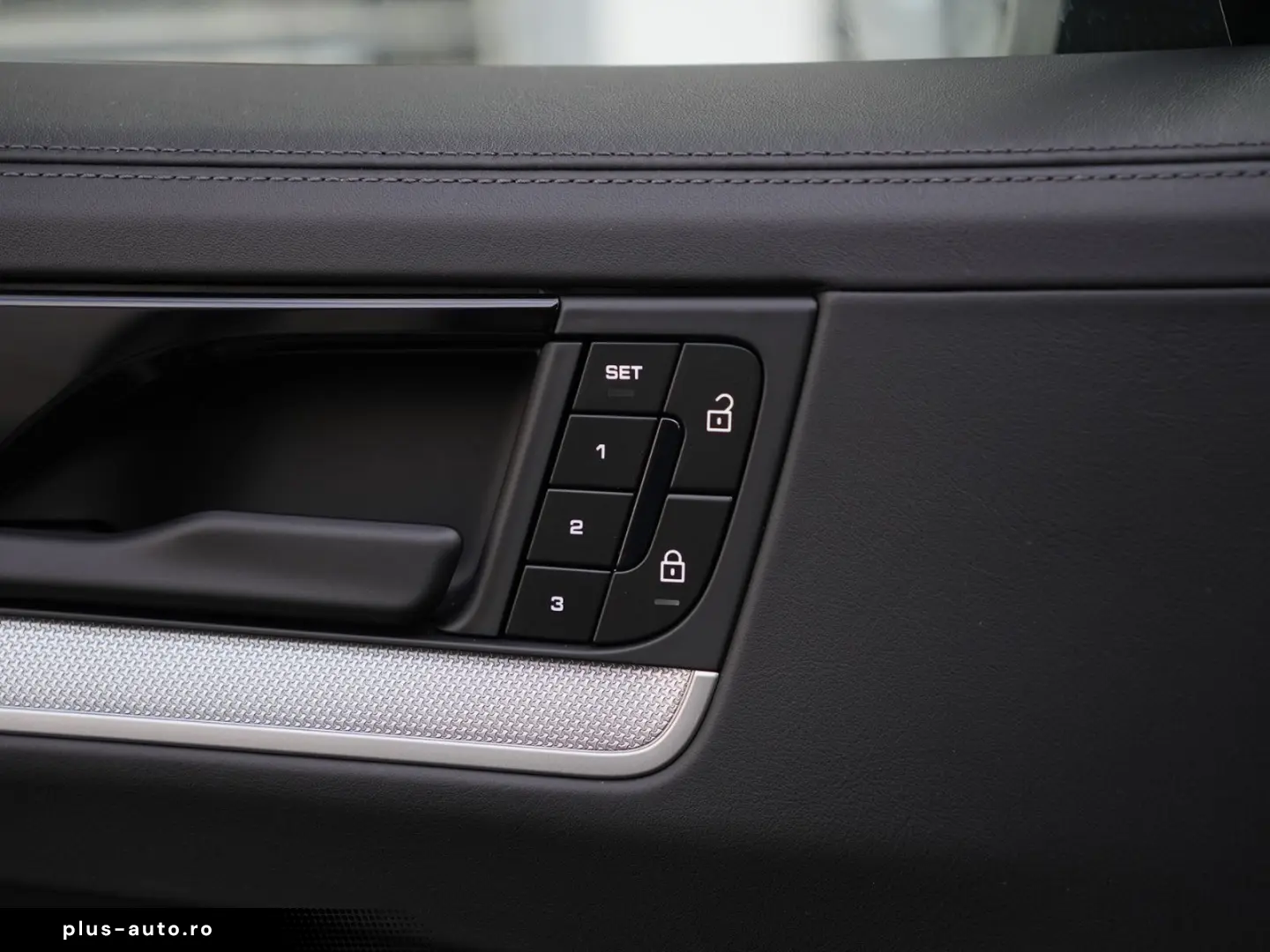 E-Hybrid Coupé ACC-LUFTF-PANO-AHK-MATRIX-BOSE-RS