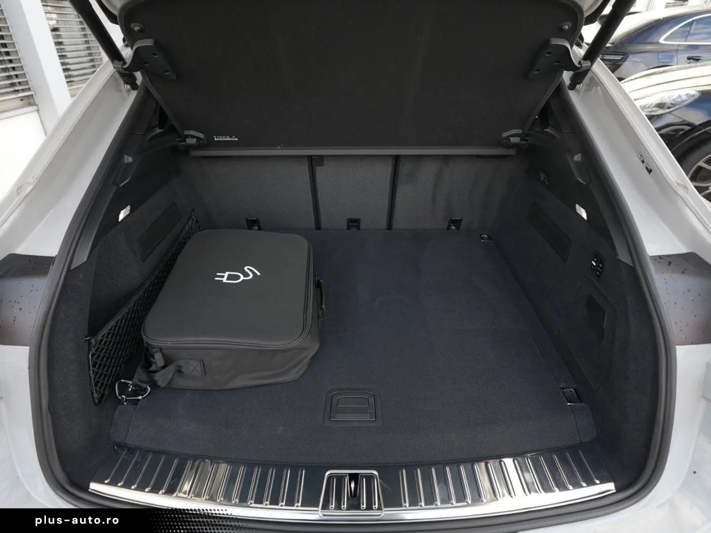 E-Hybrid Coupé ACC-LUFTF-PANO-AHK-MATRIX-BOSE-RS