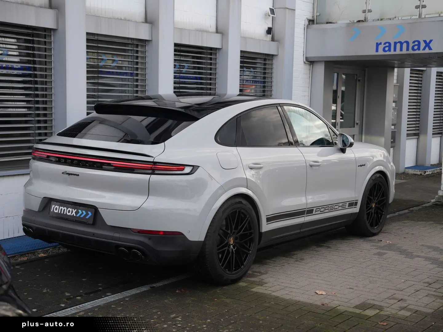 E-Hybrid Coupé ACC-LUFTF-PANO-AHK-MATRIX-BOSE-RS