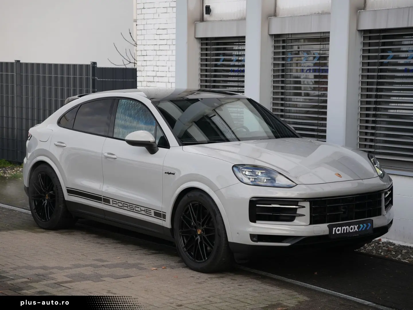 E-Hybrid Coupé ACC-LUFTF-PANO-AHK-MATRIX-BOSE-RS