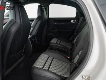 Cayenne GTS Coupé 22  Sport-Paket PDCC HUD HAL