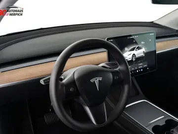 Model Y DUALMOTOR AWD AUTOPILOT HAGELSCHADEN