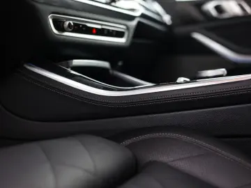 X5 50e xDrive   Pano - AHK - HUD