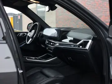 X5 50e xDrive   Pano - AHK - HUD