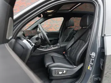 X5 50e xDrive   Pano - AHK - HUD