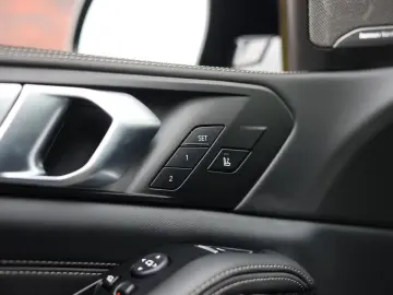 X5 50e xDrive   Pano - AHK - HUD