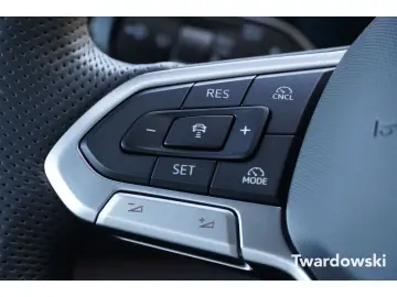 Tiguan 1.5 eTSI R-Line Pano AHK Matrix 360  ACC