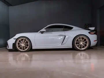 Cayman GT4