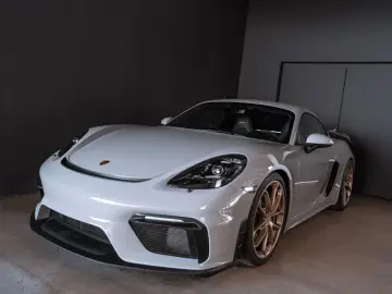 Cayman GT4