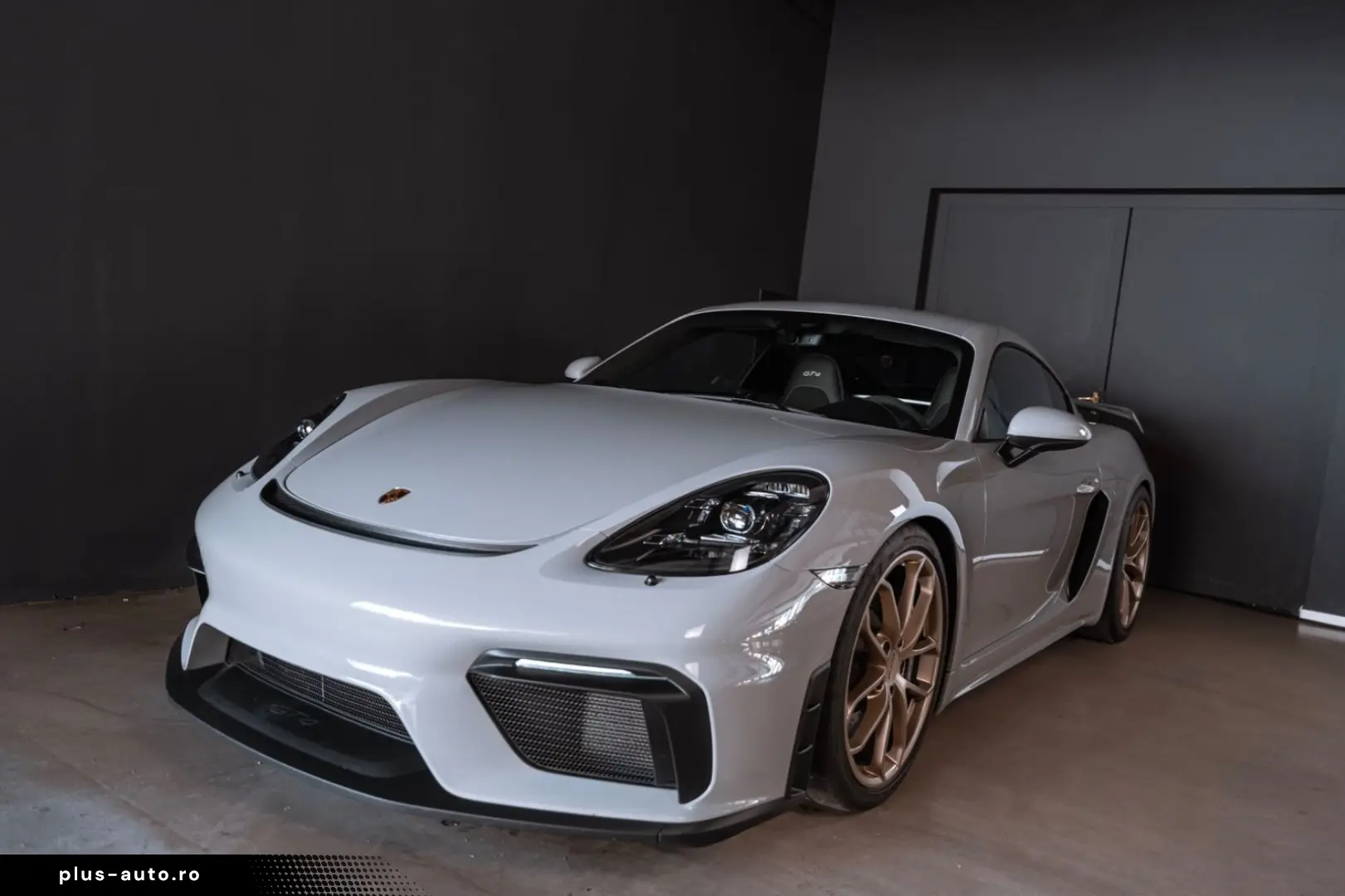 Cayman GT4
