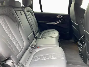 X7 xDrive40d M Sport Pro SkyL AHK StHzg IcGlow