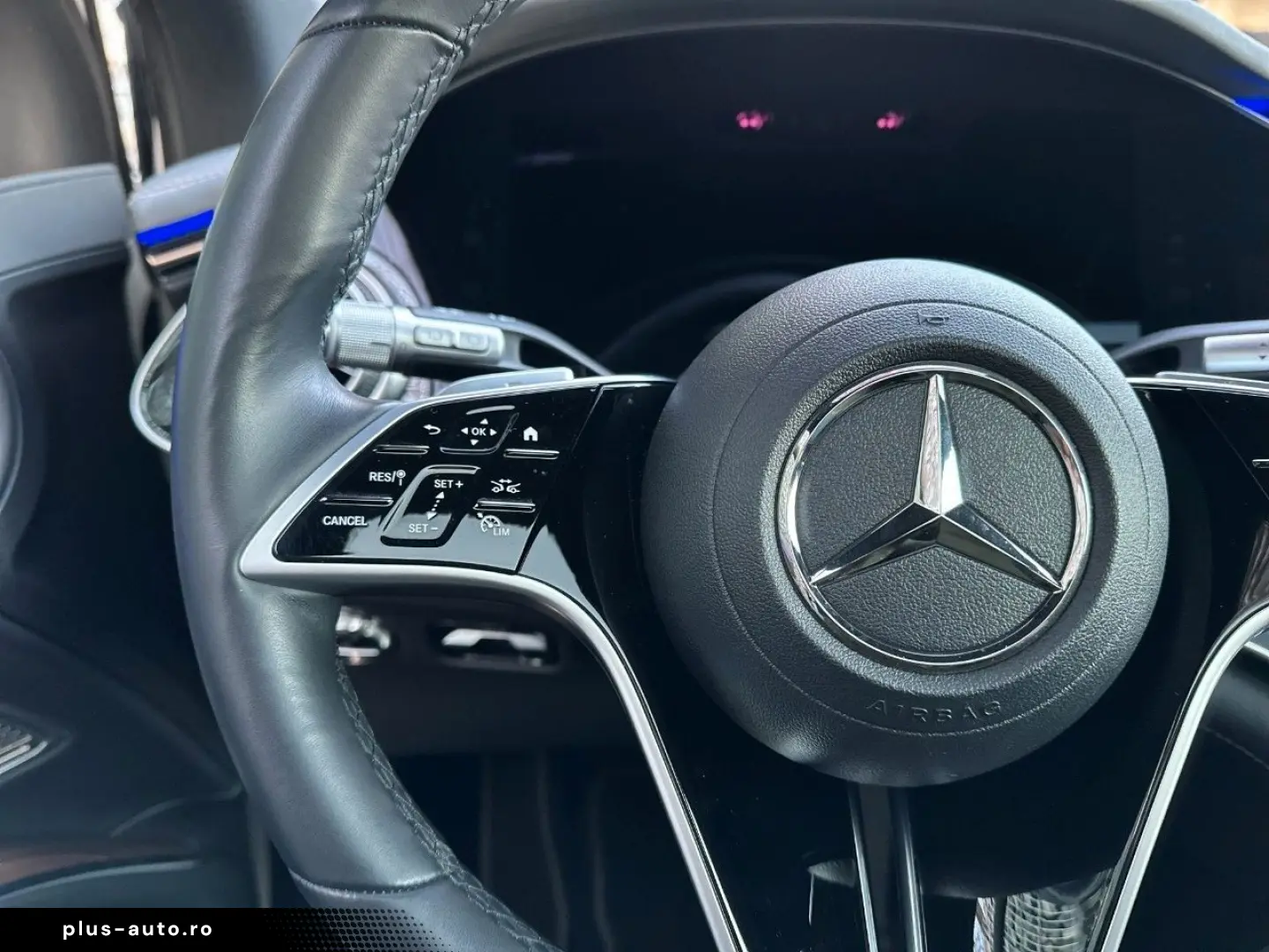 EQS 580 4Matic SUV TPremium Paket  UPE € 177.334