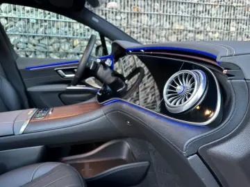 EQS 580 4Matic SUV TPremium Paket  UPE € 177.334