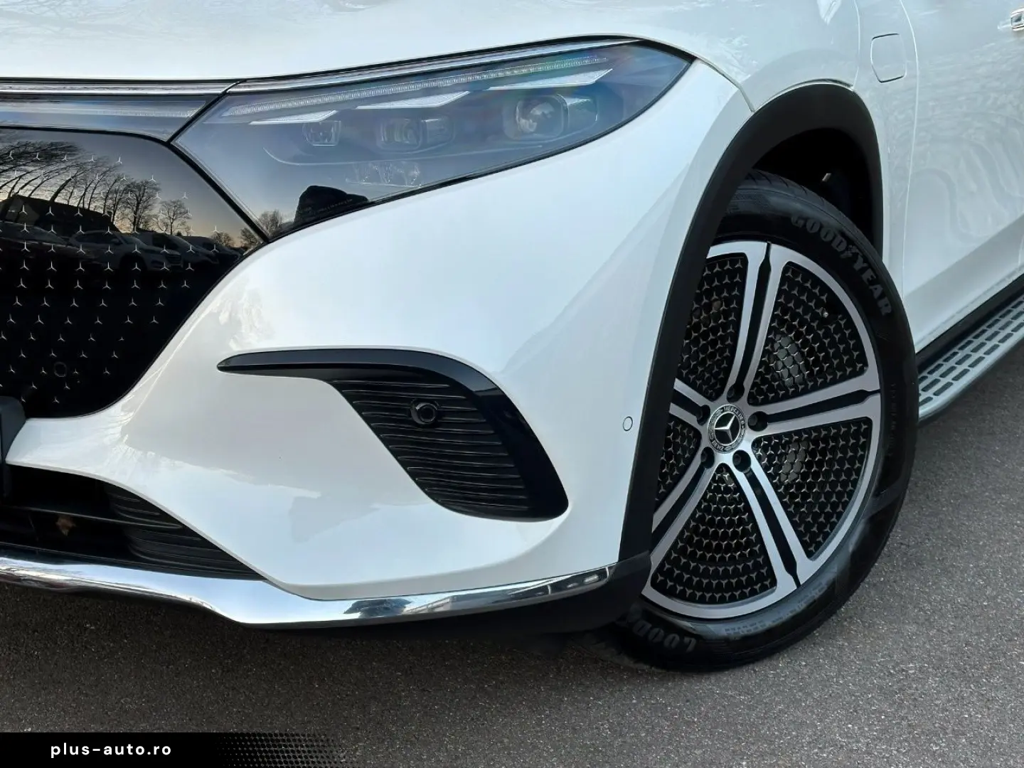 EQS 580 4Matic SUV TPremium Paket  UPE € 177.334