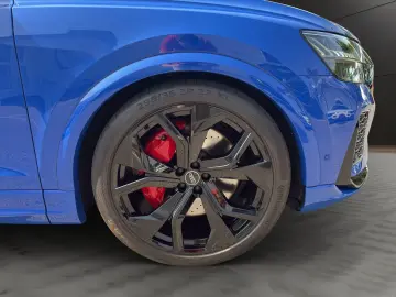 RS Q8 4.0TFSI quatt. AHK Matrix AGA B&O Standhzg