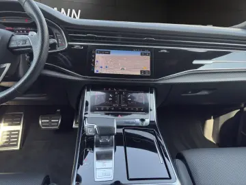 RS Q8 4.0TFSI quatt. AHK Matrix AGA B&O Standhzg