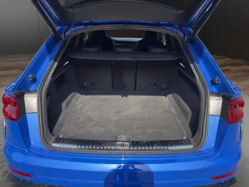 RS Q8 4.0TFSI quatt. AHK Matrix AGA B&O Standhzg