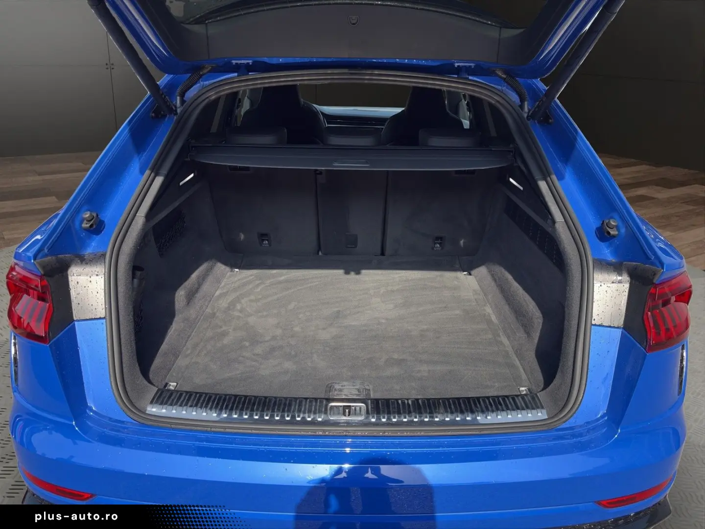 RS Q8 4.0TFSI quatt. AHK Matrix AGA B&O Standhzg